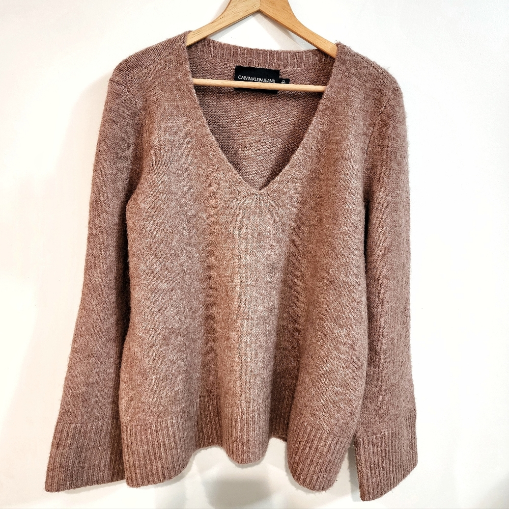 Calvin Klein Jeans Mauve Fuzzy Cozy Alpaca Blend V Neck Sweater Size Lar…